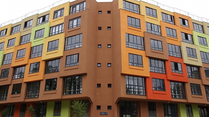Почему у модных ЖК разноцветные фасады: тренды архитектуры