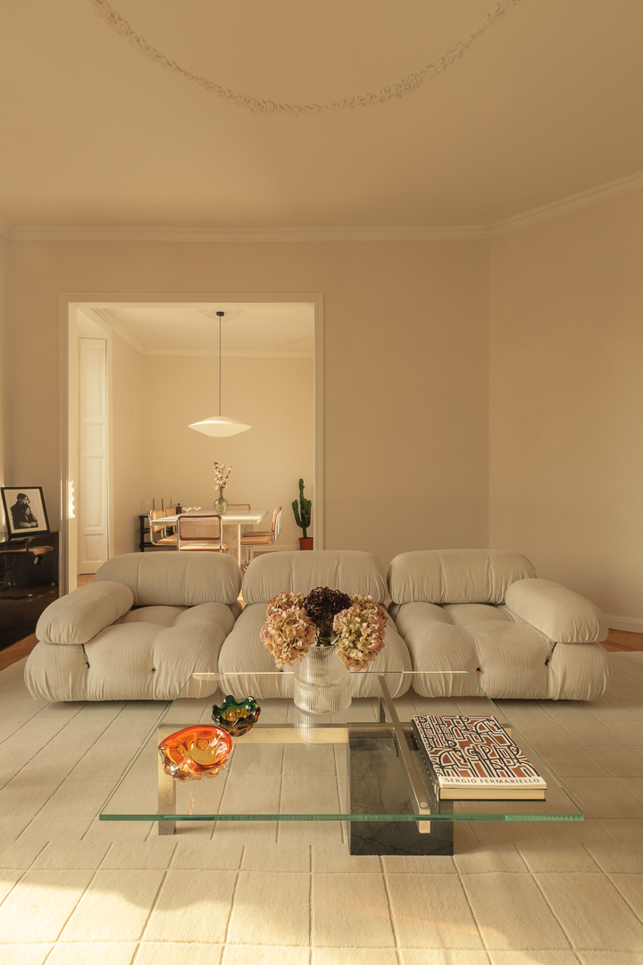 Светлая миланская квартира как идеальный фон для яркой жизни
