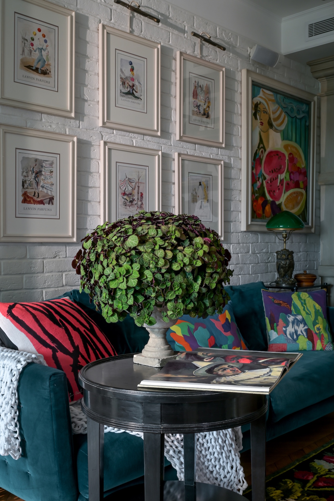 Искусство сочетать: наследие дворянского рода и «чистейшая музыка дизайна» в московской квартире Анны Путиловой